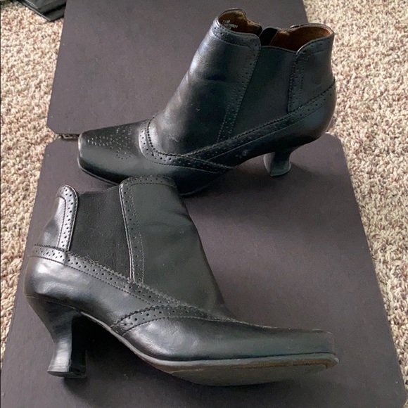 Naturalizer short boots - Picture 2 of 2